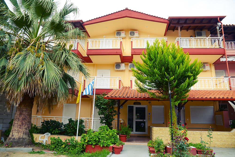 Vila REMEZZO, Sarti